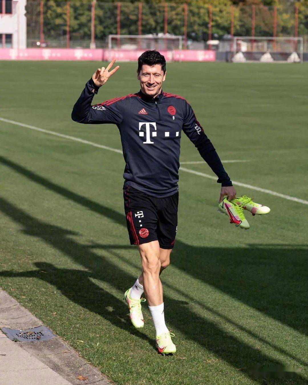 包含赛后勒沃库森调整名单以备CBA季后赛；更衣室发声环节打磨；底气十足；年轻球员得到机会的词条