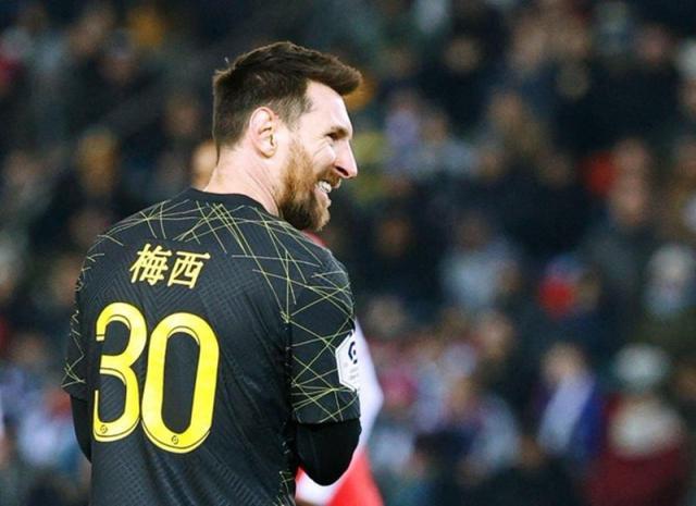 法甲倒计时，法兰克福转会期绝杀压哨，细节引发关注，管理层满意，资深球员宣示担当的简单介绍