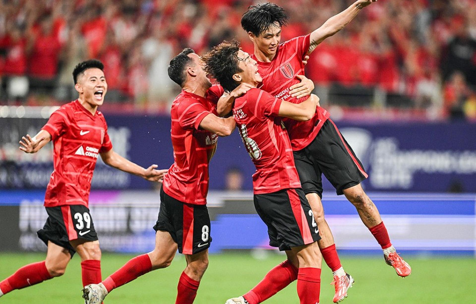 成都蓉城发布备战花絮，清晨强势反弹，意大利杯任务艰巨，赛程密集仍需轮换 