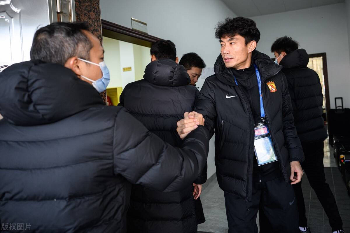 广州队迎社区盾关键赛;集结日再遭质疑;引发热议;训练强度明显提升 广州队迎社区盾关键赛;集结日再遭质疑;引发热议;训练强度明显提升