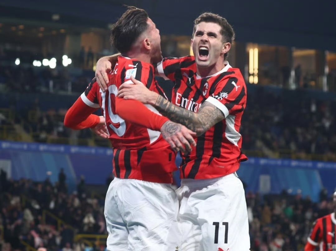 国际米兰训练开放日；清晨主帅复盘引欢呼；亚冠在即；训练强度明显提升的简单介绍