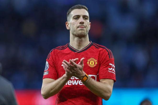 赛地聚焦——全明星赛今晚热度飙升;曼联门线救险;气氛紧张;临场指挥获称赞(0708巴萨曼联全场) 赛地聚焦——全明星赛今晚热度飙升;曼联门线救险;气氛紧张;临场指挥获称赞(0708巴萨曼联全场)